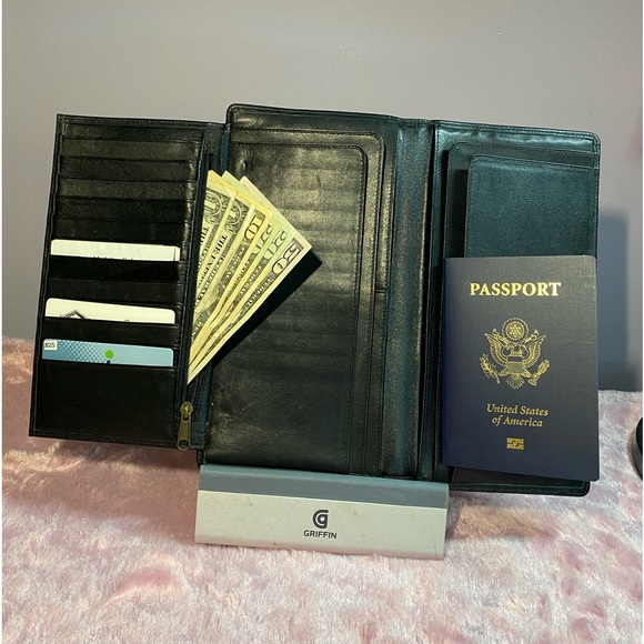 Carlo Amboldi Accessories Carlo Amboldi Trifold Travel Wallet